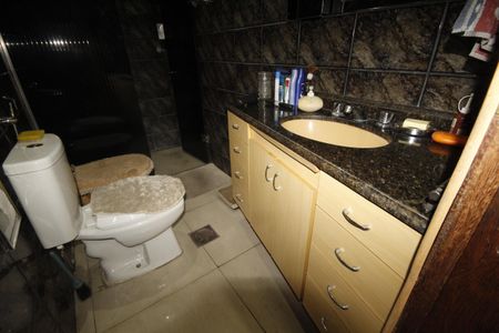 Casa à venda com 390m², 6 quartos e 2 vagasBanheiro 1