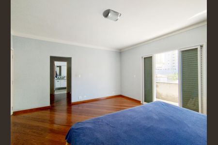 Casa à venda com 446m², 4 quartos e 12 vagas Casa à venda com 446m², 4 quartos e 12 vagasSuíte 4