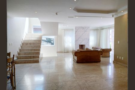 Casa à venda com 446m², 4 quartos e 12 vagas Casa à venda com 446m², 4 quartos e 12 vagasSala