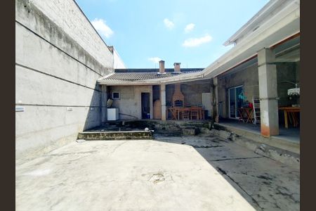 Casa à venda com 446m², 4 quartos e 12 vagas Casa à venda com 446m², 4 quartos e 12 vagasQuintal