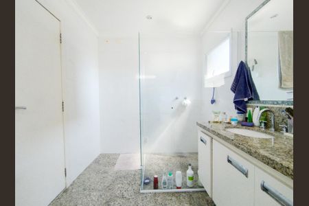 Casa à venda com 446m², 4 quartos e 12 vagas Casa à venda com 446m², 4 quartos e 12 vagasBanheiro da Suíte 4