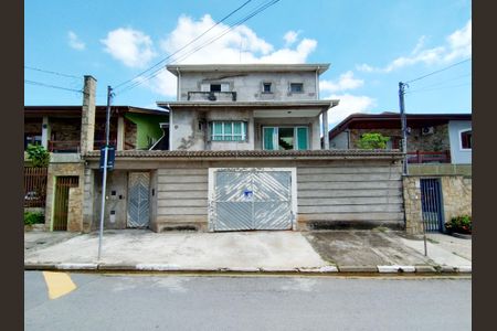 Casa à venda com 446m², 4 quartos e 12 vagas Casa à venda com 446m², 4 quartos e 12 vagasFachada e Placa