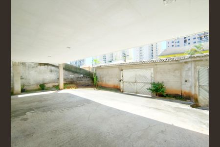 Casa à venda com 446m², 4 quartos e 12 vagas Casa à venda com 446m², 4 quartos e 12 vagasQuintal