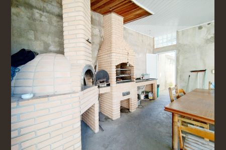 Casa à venda com 446m², 4 quartos e 12 vagas Casa à venda com 446m², 4 quartos e 12 vagasChurrasqueira