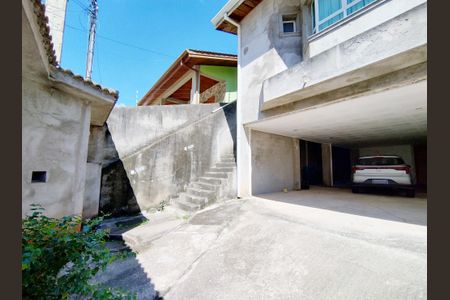 Casa à venda com 446m², 4 quartos e 12 vagas Casa à venda com 446m², 4 quartos e 12 vagasQuintal