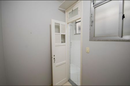 Apartamento à venda com 77m², 2 quartos e 1 vaga Apartamento à venda com 77m², 2 quartos e 1 vagaQuarto de Serviço