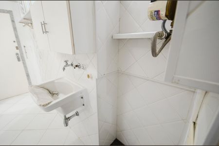 Apartamento à venda com 77m², 2 quartos e 1 vaga Apartamento à venda com 77m², 2 quartos e 1 vagaÁrea de Serviço