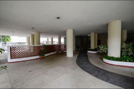 Apartamento à venda com 77m², 2 quartos e 1 vaga Apartamento à venda com 77m², 2 quartos e 1 vagaHall de entrada