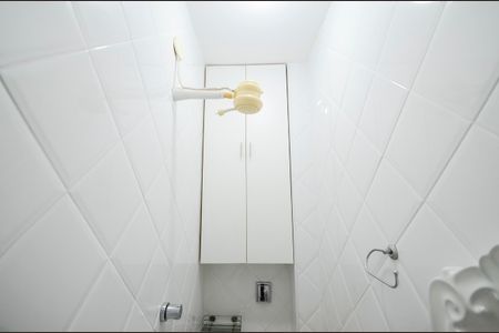 Apartamento à venda com 77m², 2 quartos e 1 vaga Apartamento à venda com 77m², 2 quartos e 1 vagaBanheiro de Serviço