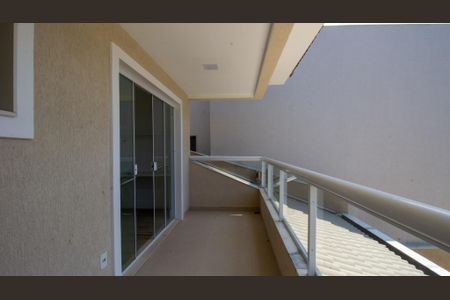 Casa de condomínio à venda com 320m², 4 quartos e 2 vagasVaranda da Suíte 2 e 3