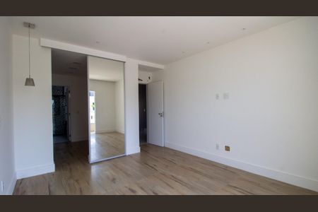 Casa de condomínio à venda com 320m², 4 quartos e 2 vagasSuíte 2