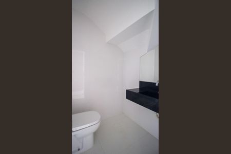 Casa de condomínio à venda com 320m², 4 quartos e 2 vagasLavabo do Sotão