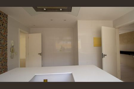 Casa de condomínio à venda com 320m², 4 quartos e 2 vagasCozinha