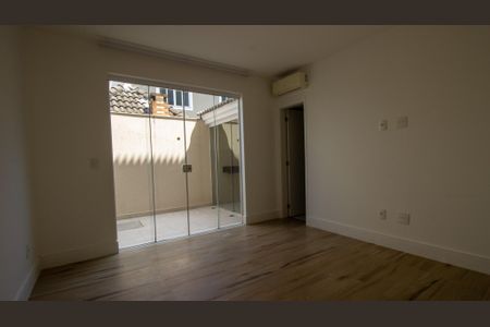 Casa de condomínio à venda com 320m², 4 quartos e 2 vagasSuíte 1