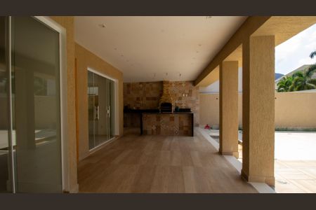 Casa de condomínio à venda com 320m², 4 quartos e 2 vagasÁrea Gourmet