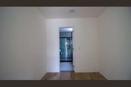 Casa de condomínio à venda com 320m², 4 quartos e 2 vagasCloset da Suíte 2