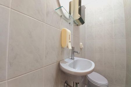 Casa à venda com 110m², 3 quartos e 3 vagas Casa à venda com 110m², 3 quartos e 3 vagasLavabo