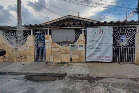 Casa à venda com 45m², 1 quarto e 1 vaga Casa à venda com 45m², 1 quarto e 1 vagaFachada