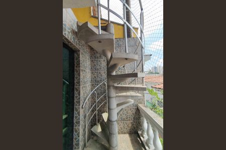 Casa à venda com 275m², 3 quartos e 2 vagasacesso a área de cima da edícula