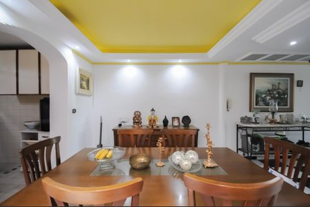 Casa à venda com 275m², 3 quartos e 2 vagasSala