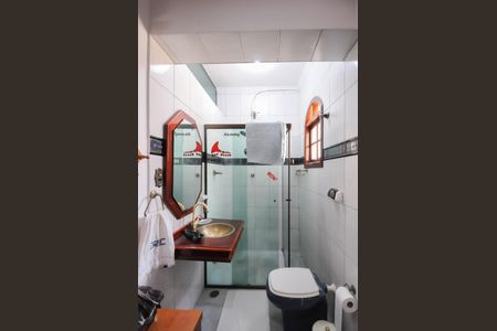 Casa à venda com 275m², 3 quartos e 2 vagasBanheiro da Suíte 2 e closet