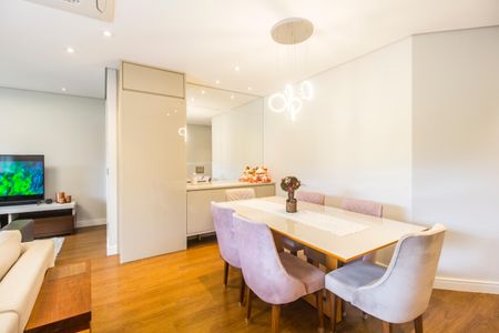 Apartamento à venda com 101m², 2 quartos e 2 vagas Apartamento à venda com 101m², 2 quartos e 2 vagasSala de Jantar
