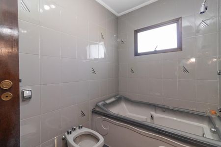 Casa à venda com 400m², 4 quartos e 5 vagasBanheiro da Suíte