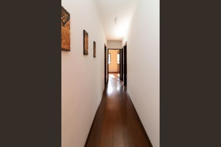 Casa à venda com 400m², 4 quartos e 5 vagasCorredor