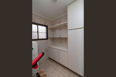 Casa à venda com 400m², 4 quartos e 5 vagasDespensa