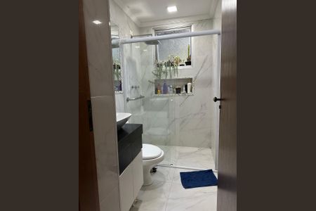 Apartamento à venda com 62m², 2 quartos e 1 vaga Apartamento à venda com 62m², 2 quartos e 1 vagaBanheiro