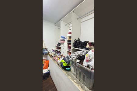 Casa à venda com 125m², 3 quartos e 6 vagas Casa à venda com 125m², 3 quartos e 6 vagasSuíte - Closet