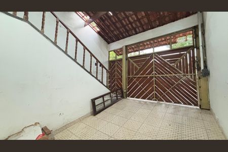 Casa à venda com 125m², 3 quartos e 6 vagas Casa à venda com 125m², 3 quartos e 6 vagasGaragem