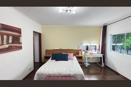 Casa à venda com 125m², 3 quartos e 6 vagas Casa à venda com 125m², 3 quartos e 6 vagasSuíte