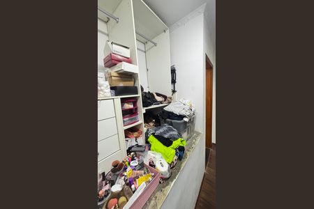 Casa à venda com 125m², 3 quartos e 6 vagas Casa à venda com 125m², 3 quartos e 6 vagasSuíte - Closet