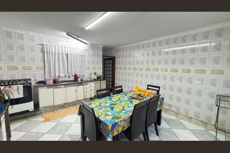 Casa à venda com 125m², 3 quartos e 6 vagas Casa à venda com 125m², 3 quartos e 6 vagasCozinha