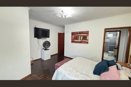 Casa à venda com 125m², 3 quartos e 6 vagas Casa à venda com 125m², 3 quartos e 6 vagasSuíte