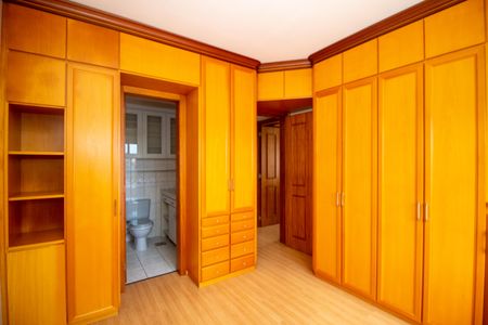 Apartamento à venda com 85m², 3 quartos e 2 vagas Apartamento à venda com 85m², 3 quartos e 2 vagasSuíte