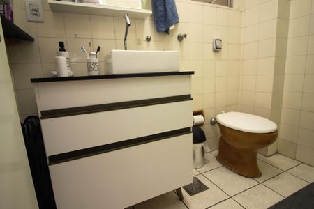 Apartamento para alugar com 93m², 2 quartos e 1 vaga Apartamento para alugar com 93m², 2 quartos e 1 vagaBanheiro 1