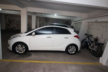 Apartamento para alugar com 93m², 2 quartos e 1 vaga Apartamento para alugar com 93m², 2 quartos e 1 vagaGaragem