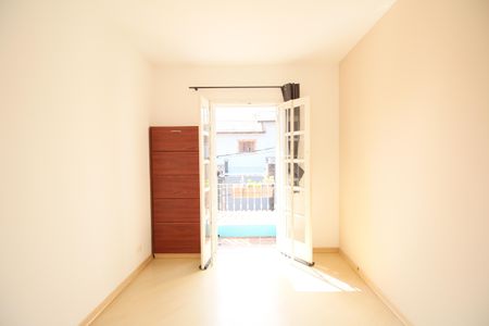 Casa à venda com 100m², 3 quartos e 2 vagasQuarto 2