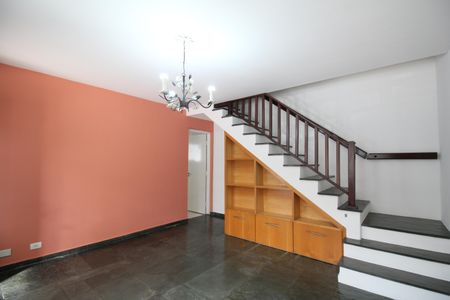 Casa à venda com 100m², 3 quartos e 2 vagasSala