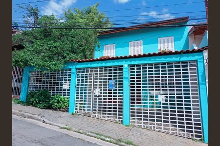 Casa à venda com 100m², 3 quartos e 2 vagas Casa à venda com 100m², 3 quartos e 2 vagasFachada
