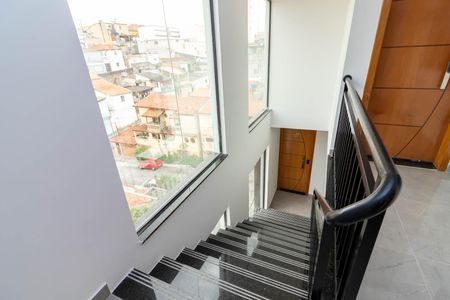 Apartamento à venda com 58m², 3 quartos e 1 vaga Apartamento à venda com 58m², 3 quartos e 1 vagaÁrea comum - Escada