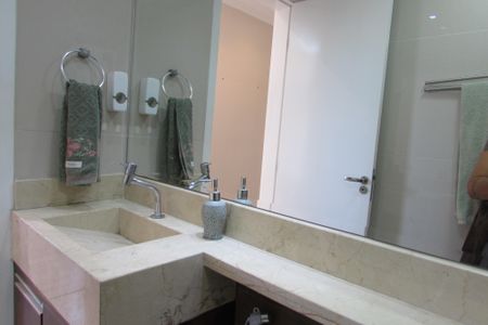 Apartamento à venda com 72m², 3 quartos e 2 vagasBanheiro