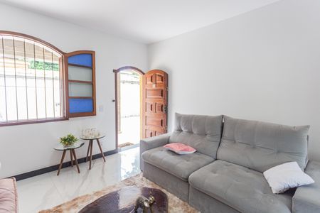 Casa à venda com 300m², 4 quartos e 4 vagasSala 