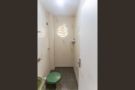 Casa à venda com 300m², 4 quartos e 4 vagasBanheiro Social 2