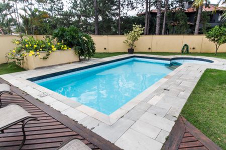 Casa de condomínio à venda com 503m², 4 quartos e 3 vagas Casa de condomínio à venda com 503m², 4 quartos e 3 vagasPiscina