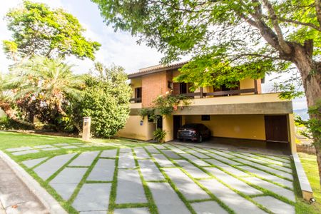 Casa de condomínio à venda com 503m², 4 quartos e 3 vagas Casa de condomínio à venda com 503m², 4 quartos e 3 vagasGaragem