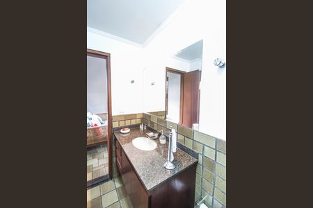 Casa de condomínio à venda com 503m², 4 quartos e 3 vagas Casa de condomínio à venda com 503m², 4 quartos e 3 vagasBanheiro - Casa 2