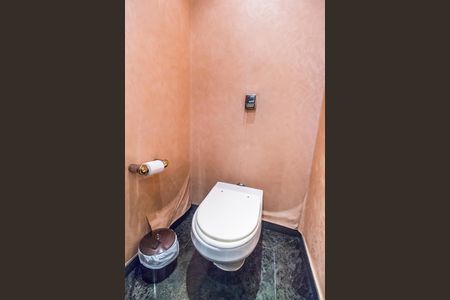 Casa de condomínio à venda com 503m², 4 quartos e 3 vagas Casa de condomínio à venda com 503m², 4 quartos e 3 vagasLavabo